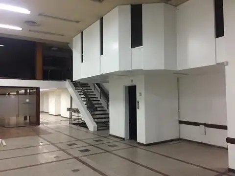 EDIFICIO DE 1700 M2 - RECONQUISTA 557