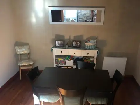 Depto Tipo Casa 4 ambientes con 2 baños