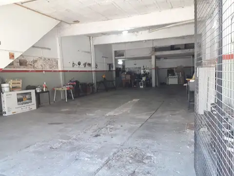 Galpon en Venta en Pompeya, USD 390.000