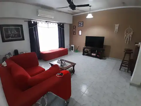 Galpon/ vivienda 4 ambientes en VENTA -Zona Pompeya-