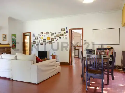 Venta de casa 3 dormitorios en City Bell 472 entre 23 y C.Gral Belgrano