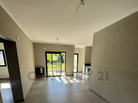 54 2400, Piso 0