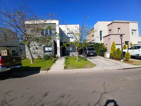 Casa en Venta en Pilar del Este - Santa Emilia, USD 189.000
