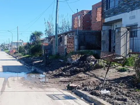 VENTA PH 3 AMBIENTES A REFACCIONAR FARO NORTE