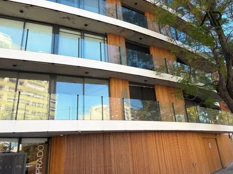 Apartamento en venta c/ cochera en Bella Vista