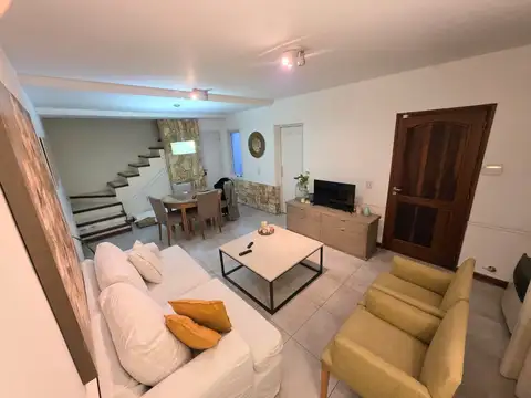 Depto Tipo Casa en Venta de 5 ambientes