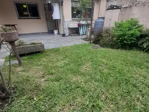 Depto Tipo Casa en Alquiler de 4 ambientes