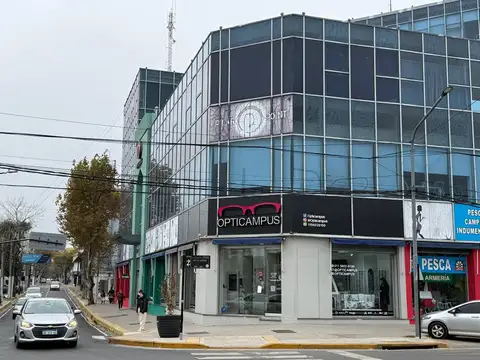 PILAR POINT OFICINA EN VENTA  4to piso