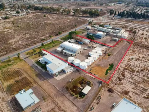 Venta Bodega Palmira Mendoza con equipamiento