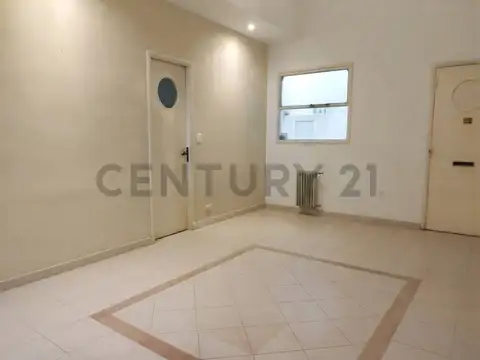 Pellegrini 1200, Piso 0
