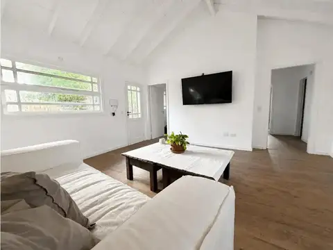 Casa en Pinamar en excelente ubicación.
