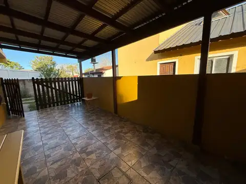 Depto Tipo Casa 3 ambientes con 2 baños