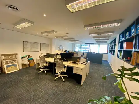 Oficina AAA alquiler Retiro con cochera