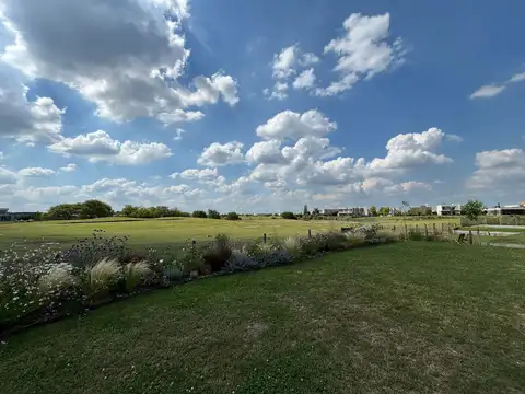 Avenida de los lagos 100