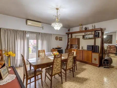 Casa 7 ambientes con 3 baños