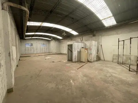 GALPON 300 m2 EN 2 PLANTAS A METROS ALTO AVELLANEDA