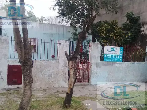 Casa con Jardín y Entrada para Auto – Virreyes