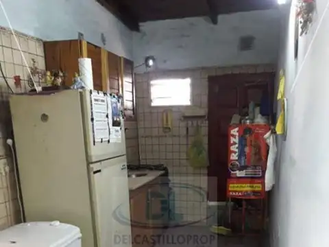 Casa 3 ambientes con 1 baño