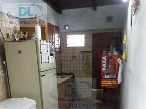 Casa 3 ambientes con 1 baño