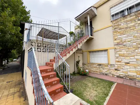 Carrillo 200, Piso 1