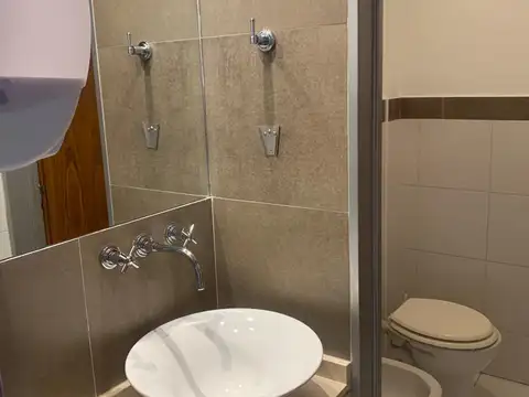 * ALQUILER OFICINA EN ZONA CÉNTRICA * *APTO TODO DESTINO*