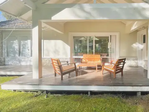 Casa en Alquiler Temporal con 4 cocheras