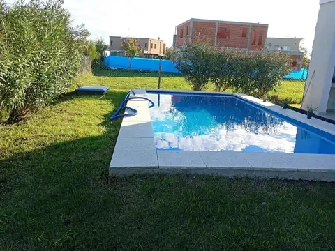 Casa 4 ambientes con 3 baños