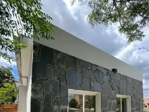 Casa en Alquiler de 3 dormitorios