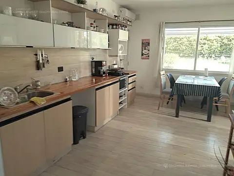 Casa 4 ambientes con 2 baños