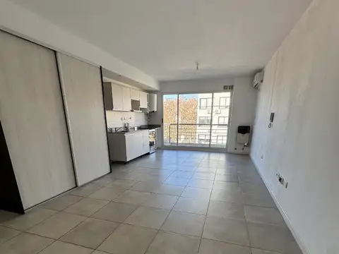 Behring 2400, Piso 5
