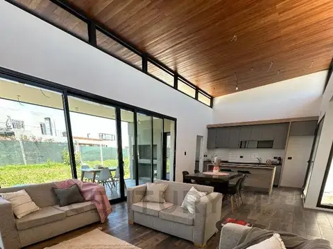 Casa en Venta en City Bell, USD 230.000