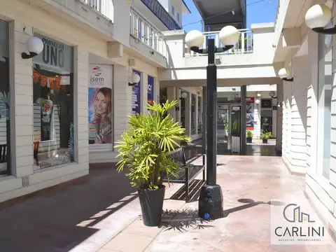 Local en Alquiler en Funes, $ 650.000