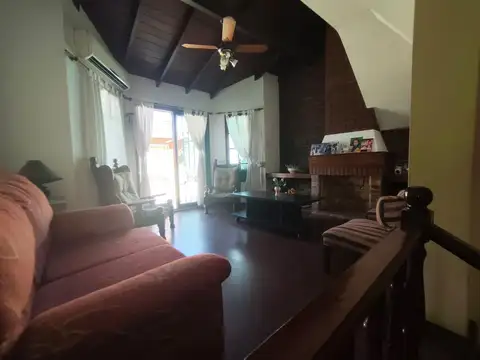 Depto Tipo Casa en Venta de 4 ambientes