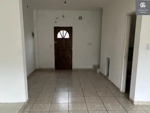 Depto Tipo Casa en Alquiler de 2 dormitorios