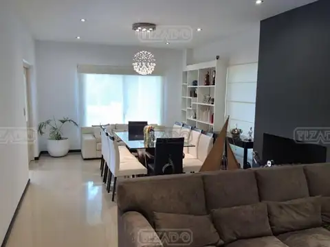 Casa en Venta al Oeste
