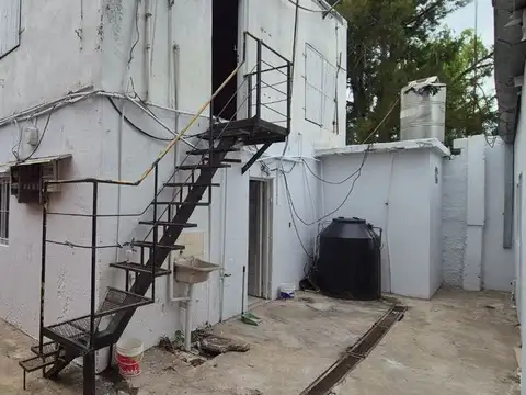 Casa 2 ambientes con 1 baño