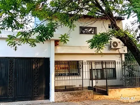 Casa en venta de 7 ambientes en Moreno