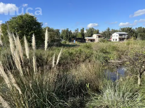 Casa en Alquiler con 2 cocheras