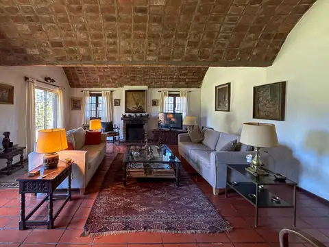 Casa en Venta con 3 cocheras