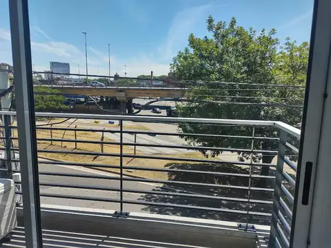Departamento al frente de 1 amb con balcón
