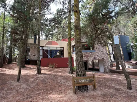 CASA VENTA CUATRO AMBIENTES EN MAR DE LAS PAMPAS