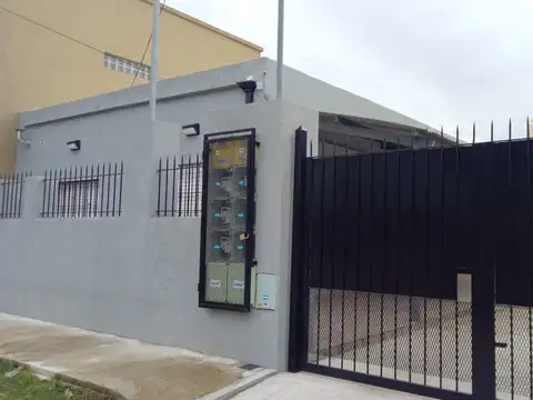 Alquiler de CASA 3 ambientes en PH con espacio guardacoche