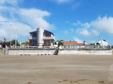 Costanera e/67 y 68 al 6700