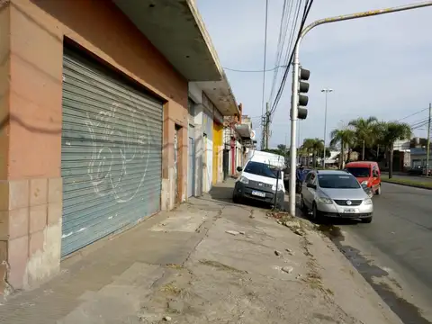 Avenida Hipólito Yrigoyen 3100