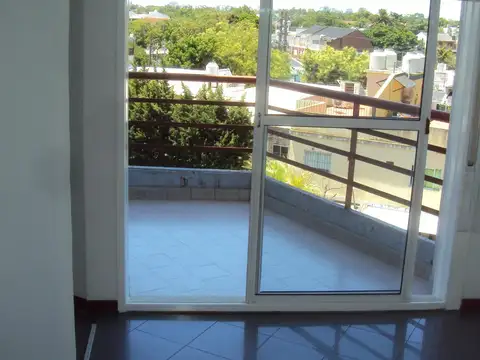 Departamento en Alquiler en Moron Sur, $ 400.000