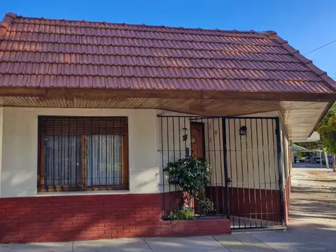 Venta casa 5 Ambientes con Cochera Patio y Terraza Versalles