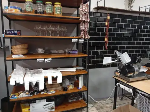 Excelente Almacen ubicado en la zona de Belgrano