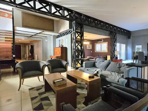 Casa 5 ambientes con 3 baños