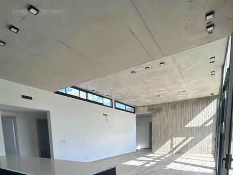 Casa en venta - Club de Campo, Santa Irene - Luján