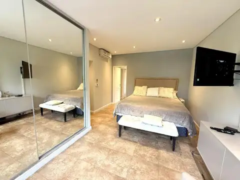 Casa 5 ambientes con 4 baños